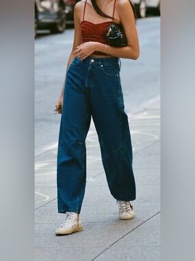 BDG Bri High-Waisted Baggy Jeans Size 25 - Rinsed Denim